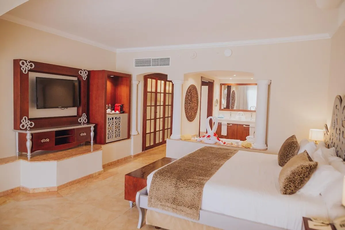 מלון Majestic Colonial Punta Cana (Adults Only) אתר נופש